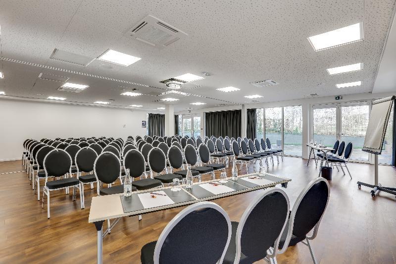อินิเชียล บาย บัลลาแด็ง ก็อง เมโมเรียล Hotel ภายนอก รูปภาพ