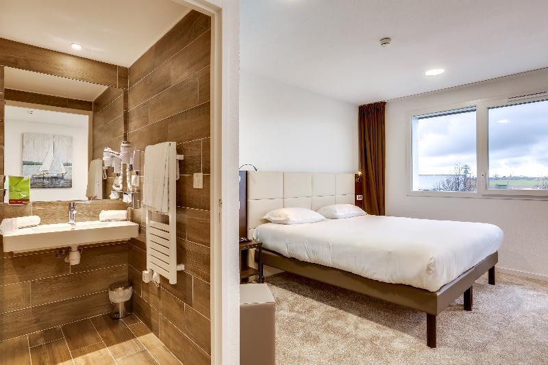 อินิเชียล บาย บัลลาแด็ง ก็อง เมโมเรียล Hotel ภายนอก รูปภาพ